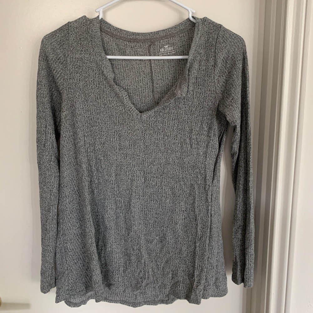 ☀️Gray Hollister Thermal Top